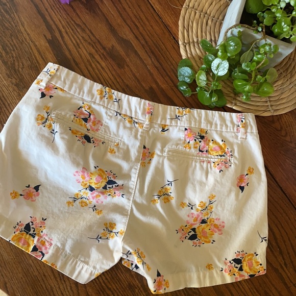 Old Navy Flower Print Shorts - Picture 3 of 5